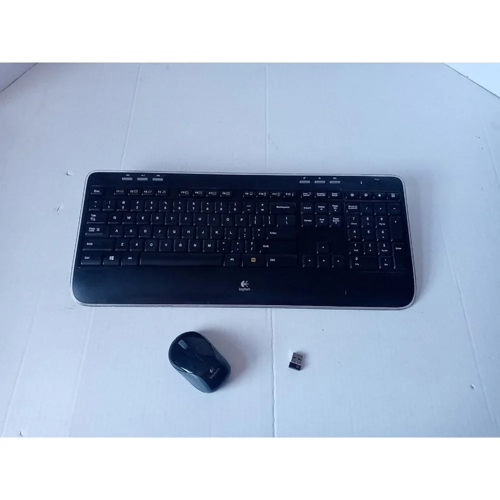 Logitech MK520 Advanced Wireless Keyboard & Mouse Combo K520 M187 Set